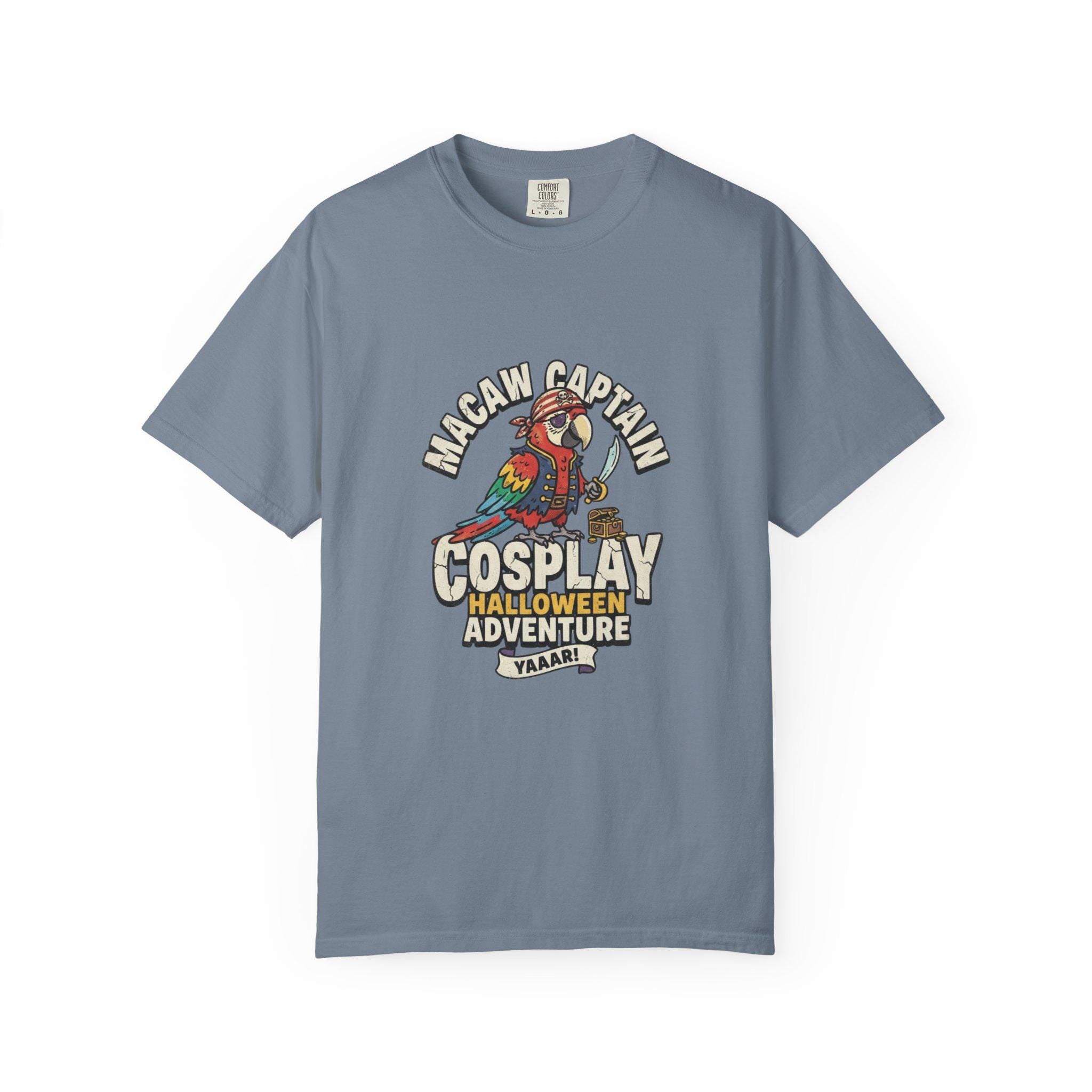 Macaw Captain Halloween T-Shirt, Funny Pirate Parrot Cosplay, Pirate Bird Lover Gift, Tropical Bird Halloween Party, Cute Macaw Fall Tee